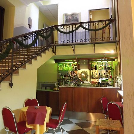 Hotel Columbia Палермо Экстерьер фото