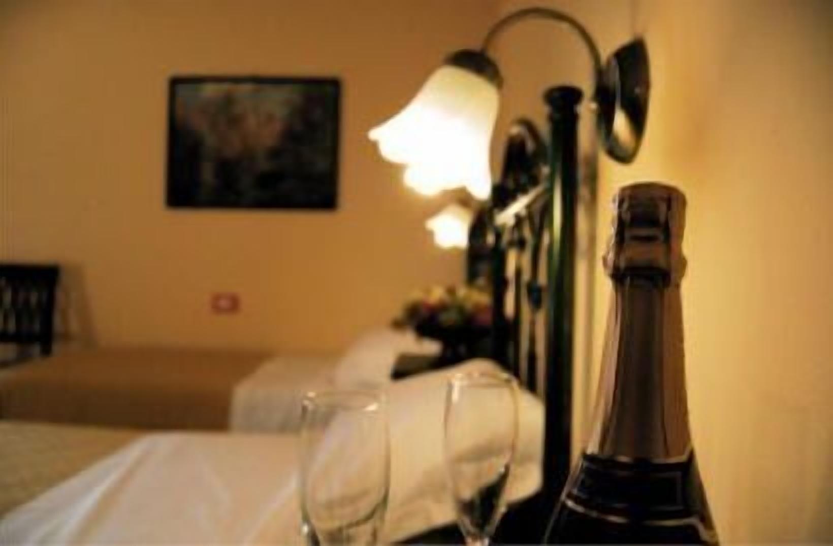 Hotel Columbia Палермо Экстерьер фото