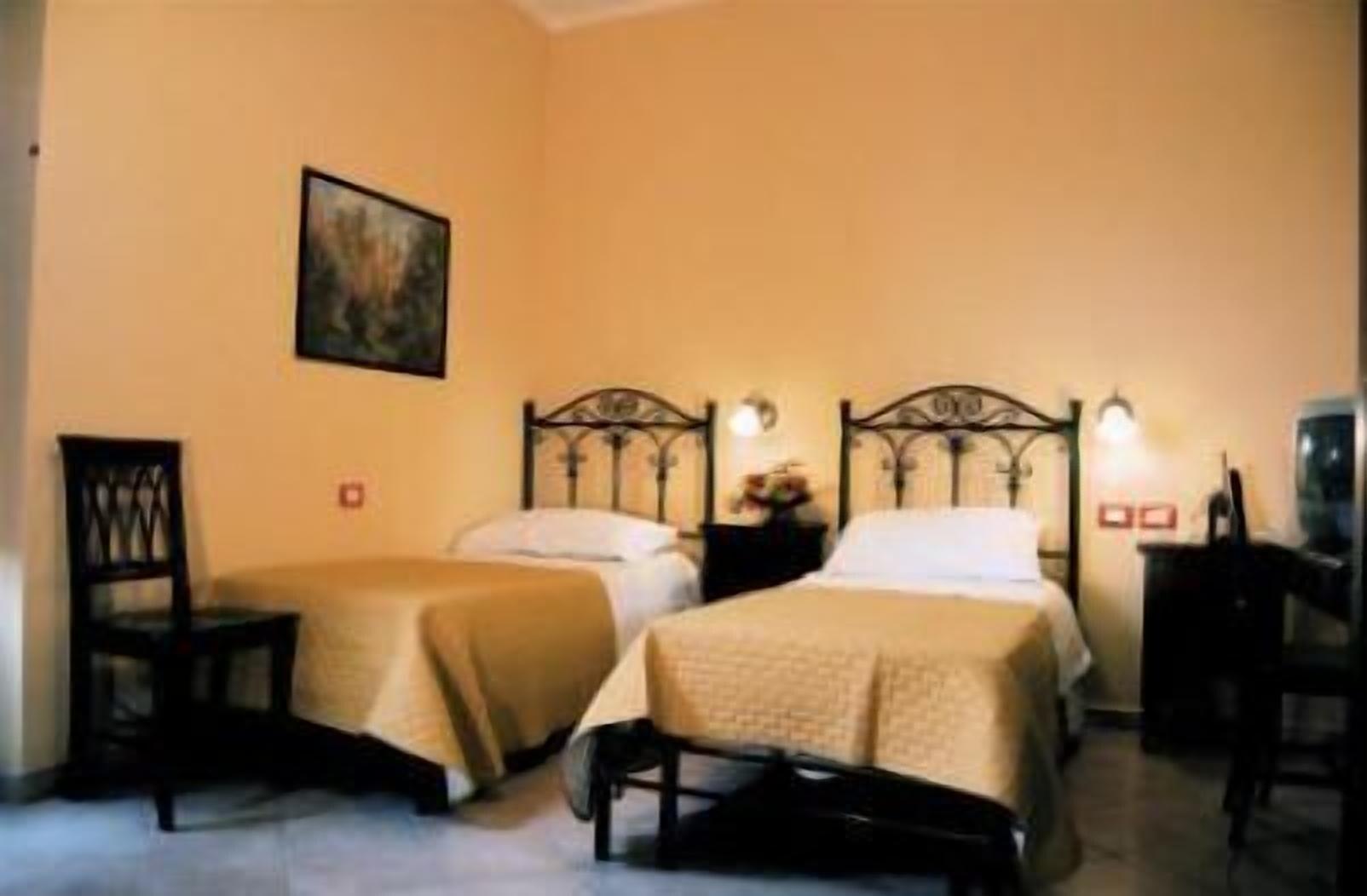 Hotel Columbia Палермо Экстерьер фото