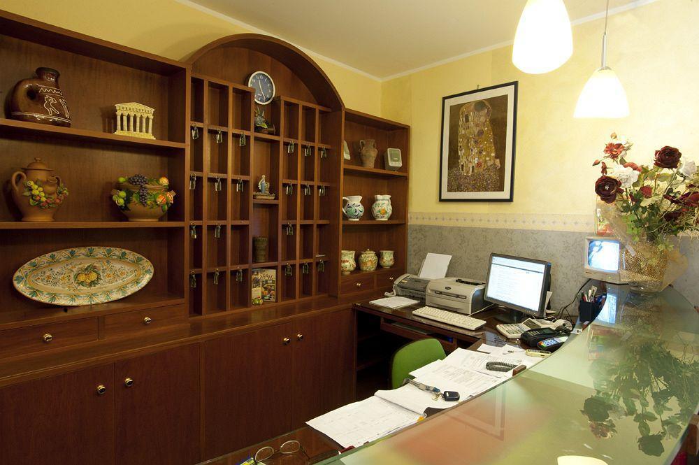Hotel Columbia Палермо Экстерьер фото