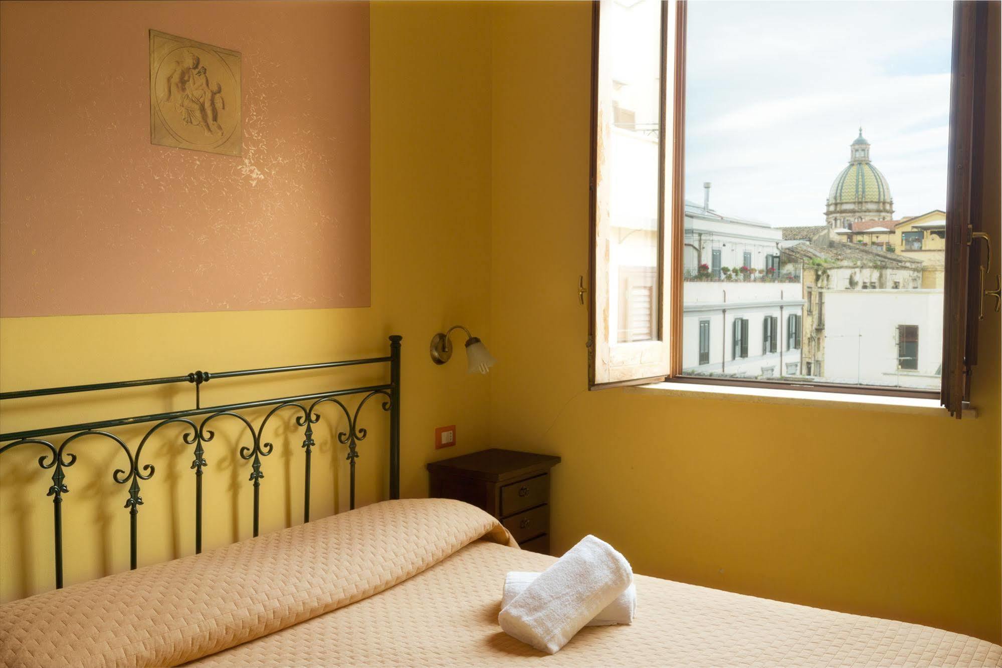 Hotel Columbia Палермо Экстерьер фото
